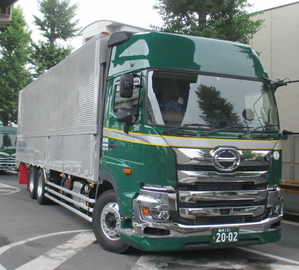 産業廃棄物運搬用ウイング車14t